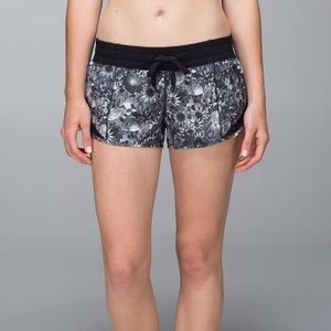 Lululemon Hotty Hot running shorts! Size 8.